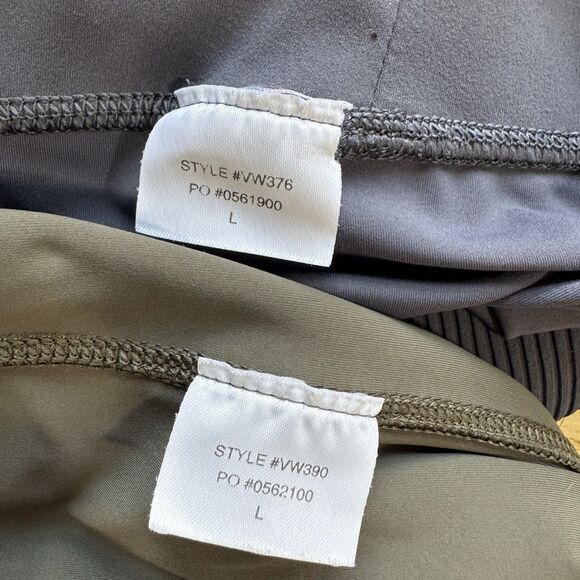 Vuori Women's Ribbed Studio And Pocket Biker Shorts Lot Of 3 Large VW376 VW390 - Picture 9 of 12